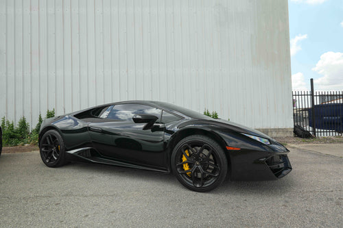 BLACK LAMBORGHINI HURACAN