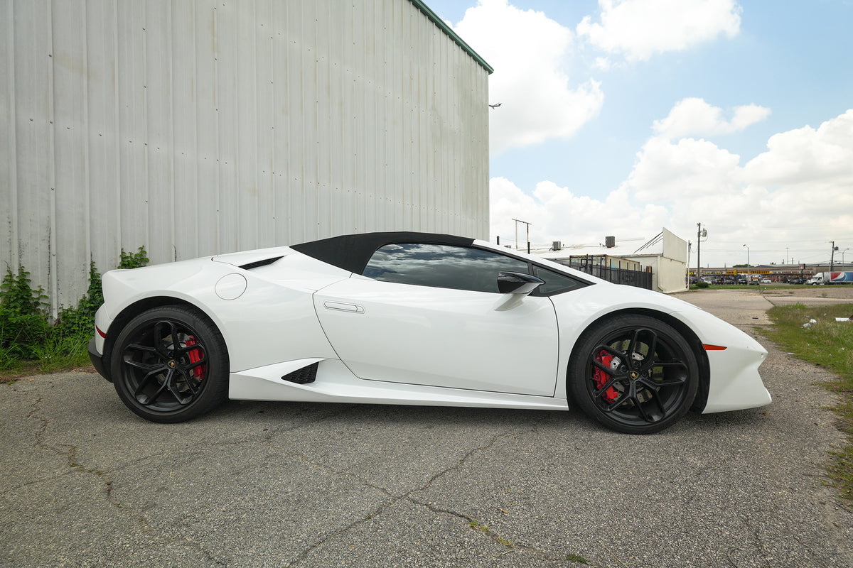 WHITE LAMBORGHINI HURACAN (CONVERTIBLE)