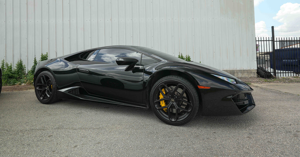 BLACK LAMBORGHINI HURACAN