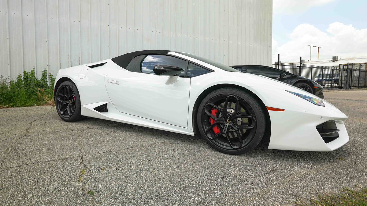 WHITE LAMBORGHINI HURACAN (CONVERTIBLE)